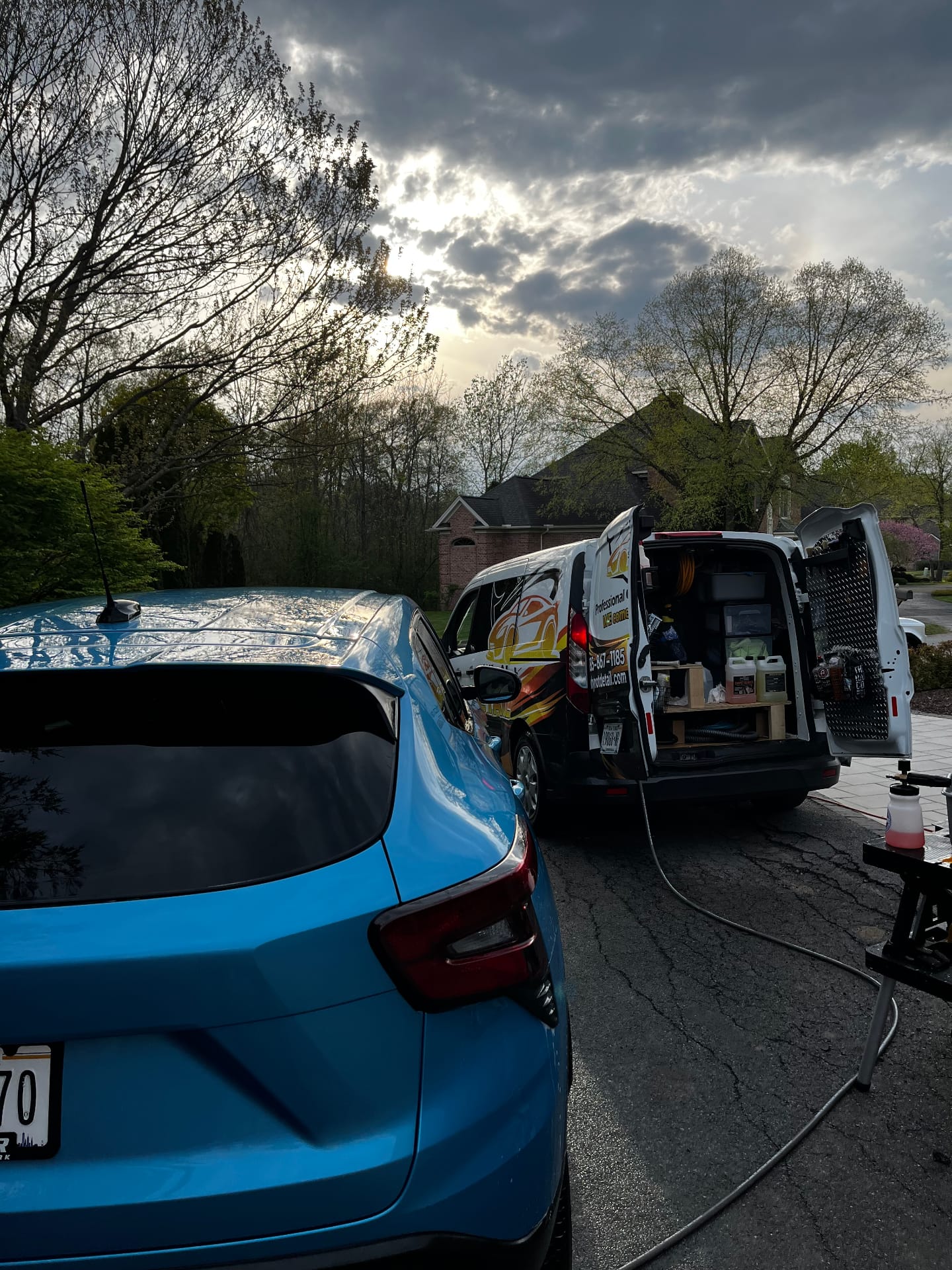 WhyNot Detail van with mobile setup